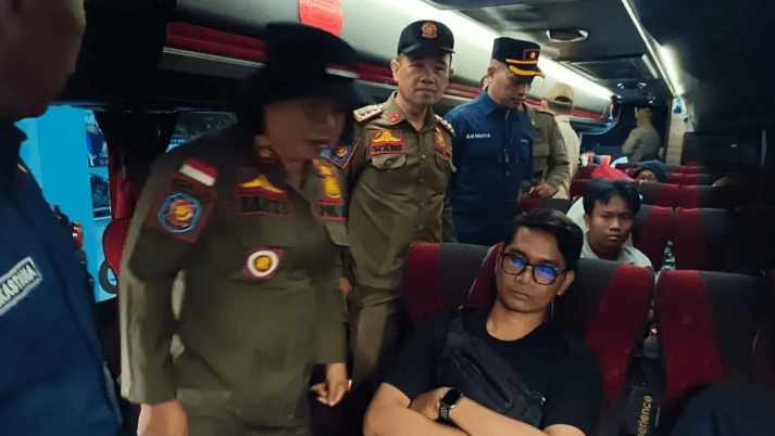 Satpol PP Temukan Pemudik Tanpa Identitas di Terminal Mengwi