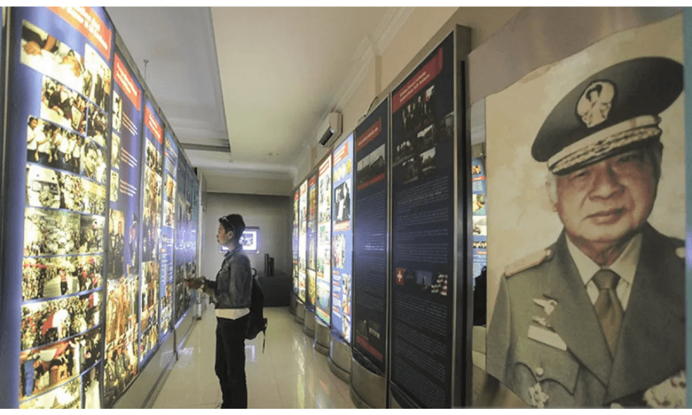 Survei INSS: Mayoritas Responden Setuju Soeharto Diberi Gelar Pahlawan Nasional