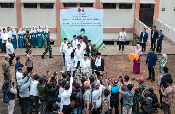 Muhaimin Iskandar: Pesantren Harus Terkoneksi dengan Tantangan Zaman dan Peluang Ekonomi