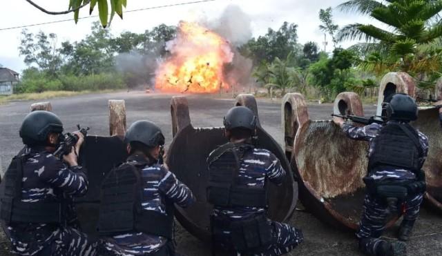 TNI AL Gelar Latihan Pertahanan Pantai di Bangka Belitung Libatkan 1.443 Personel dan 9 KRI