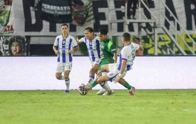 Persebaya Tahan Imbang Persib 2-2, Bernardo Tavares Puji Mental Pemain dan Dukungan Bonek