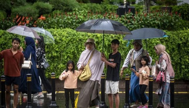 BMKG Prakirakan Hujan Ringan Guyur Jakarta Selatan dan Timur pada Jumat Siang