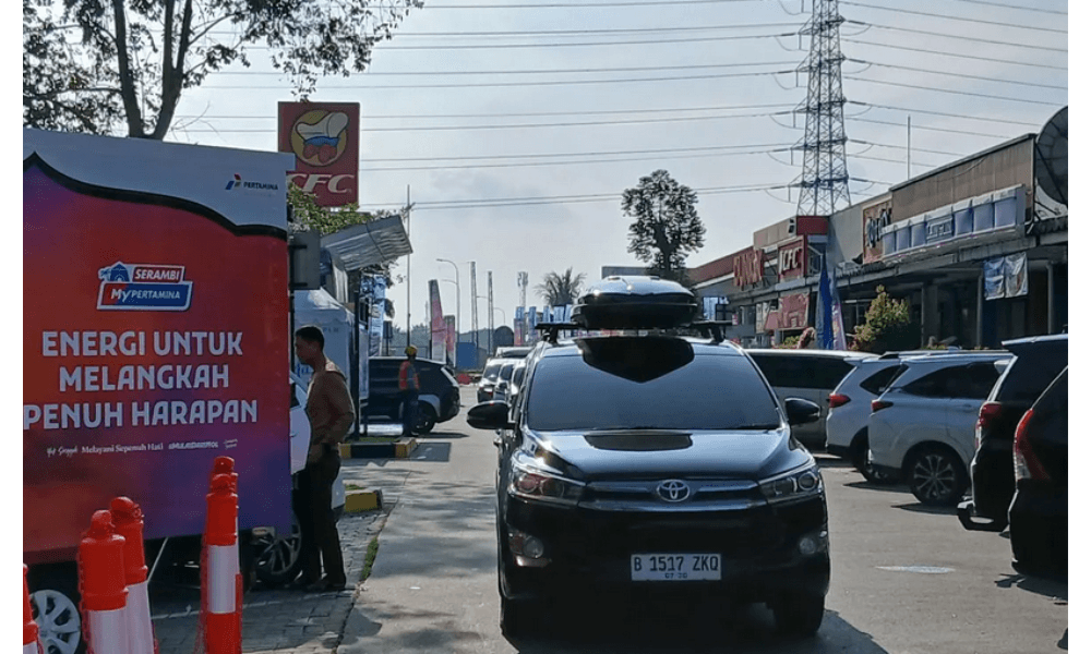 Rest Area KM 43 Tol Jakarta–Merak Mulai Dipadati Pemudik Menuju Pelabuhan Merak