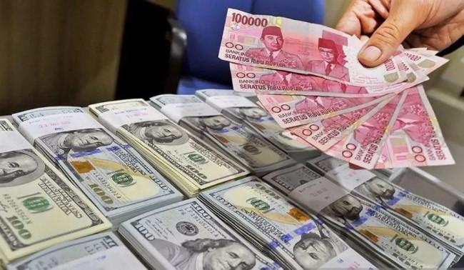 Rupiah Dibuka Melemah ke Level Rp16.970 per Dolar AS pada Senin Pagi