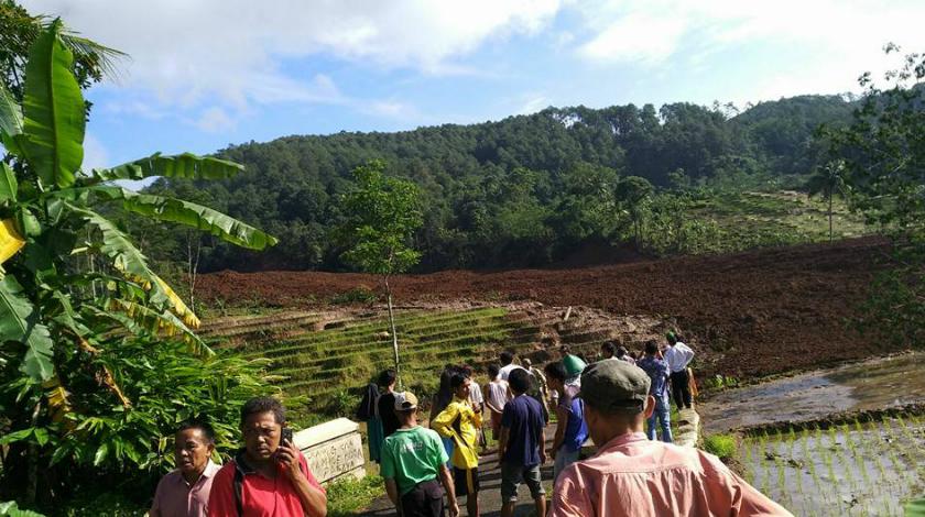 Longsor di Brebes, 14 Orang Luka dan 11 Orang Masih Tertimbun
