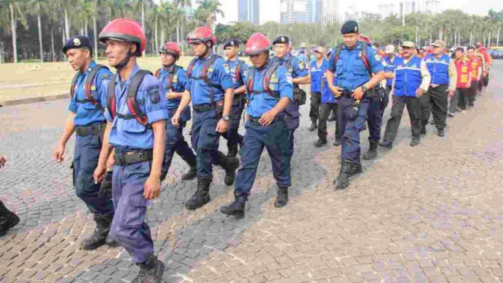 Anies Kirim 65 Anggota Satgas Bantu Atasi Karhutla di Riau