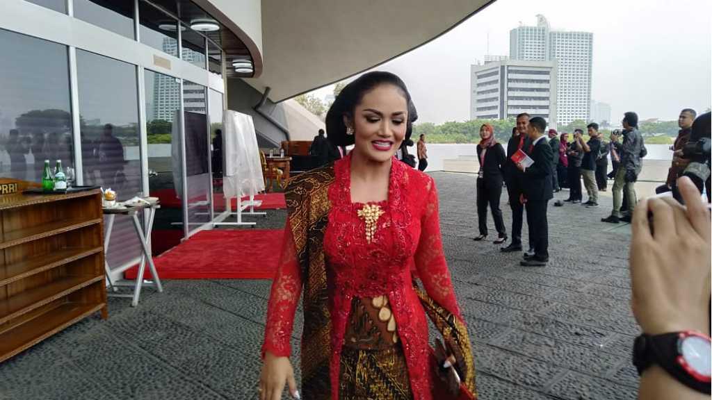 Krisdayanti Putuskan Kembali ke Nama Asli