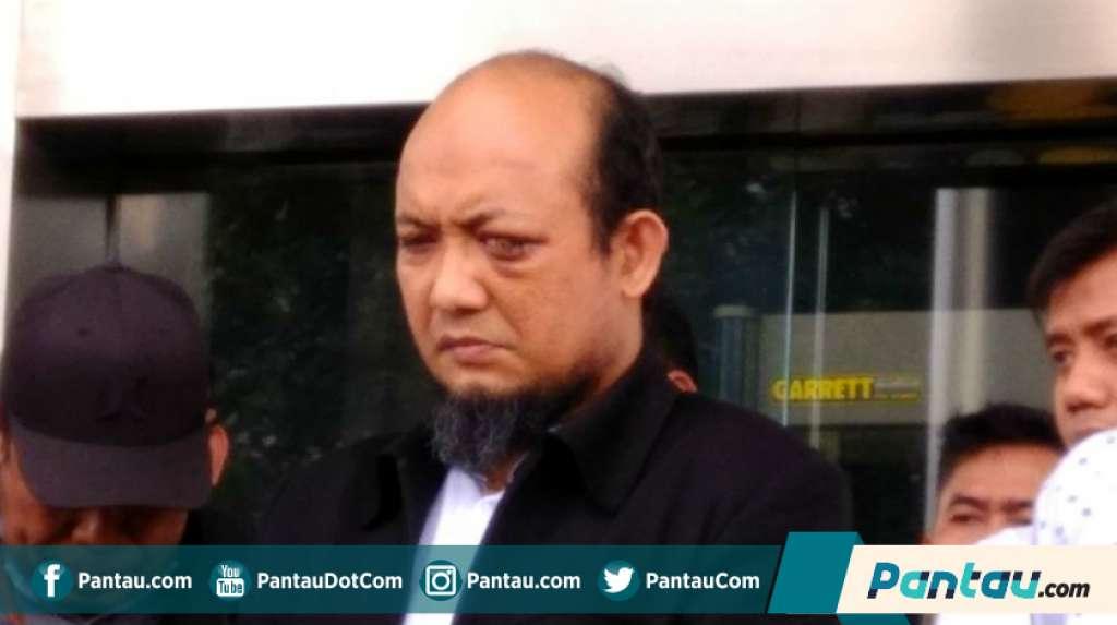 Calon Pendonor Mata Novel, dari Preman Hingga Tiket Umrah Gratis