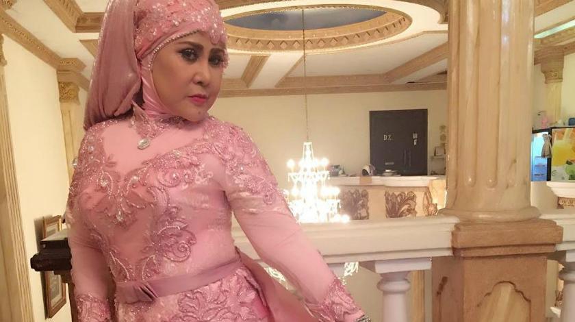 Elvy Sukaesih Penuhi Panggilan Polda Metro Jaya Atas Kasus Narkoba Anaknya
