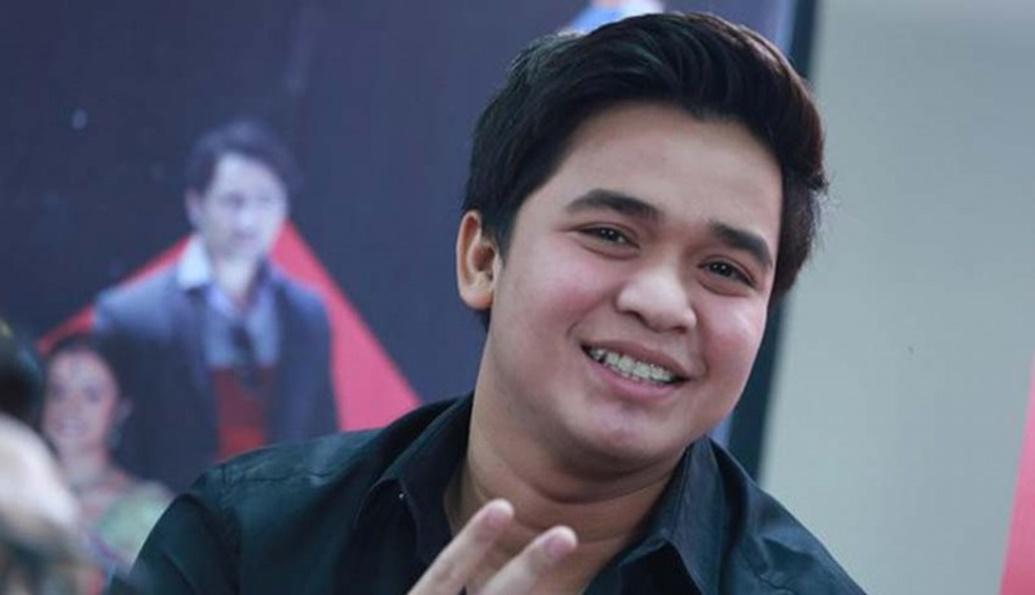 Alasan Billy Sayhputra Pilih Ajak Umroh Orangtua Pake Pesawat Kelas Ekonomi