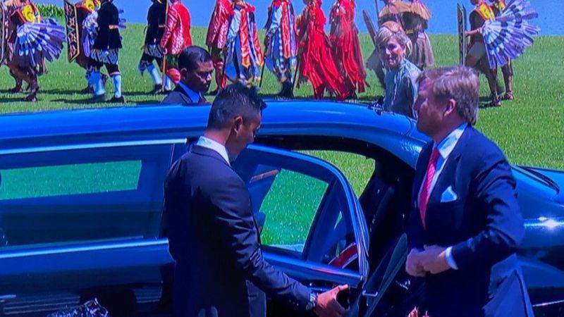 Raja dan Ratu Belanda Disambut Pasukan Berpakaian Adat di Istana Bogor