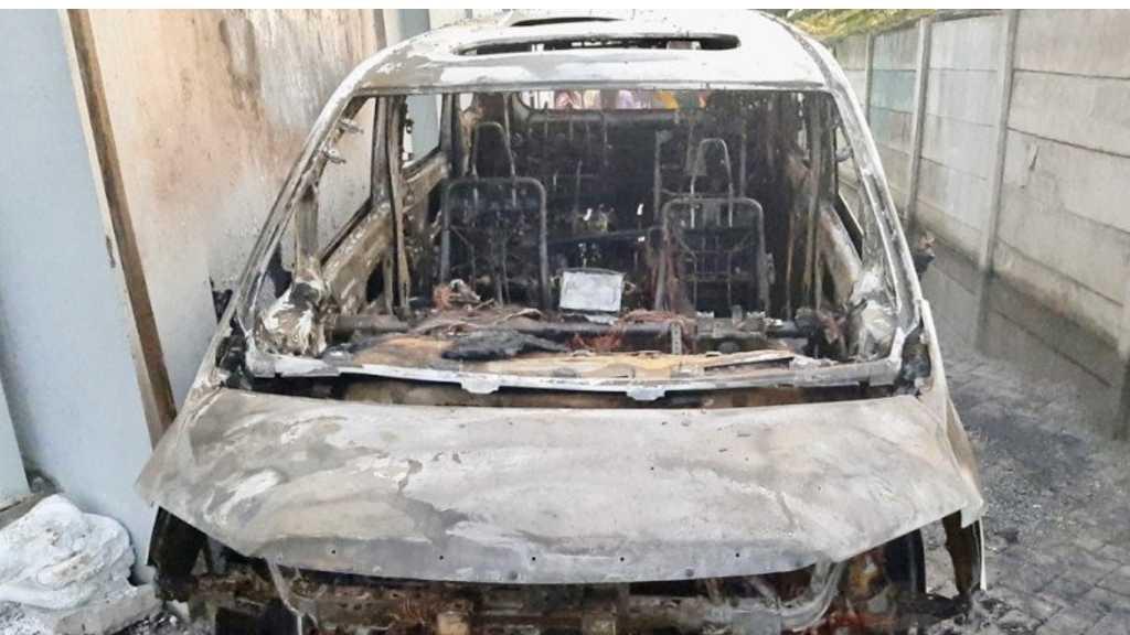 Polisi: Pembakar Mobil Via Vallen Diduga Dilakukan oleh Fans Beratnya