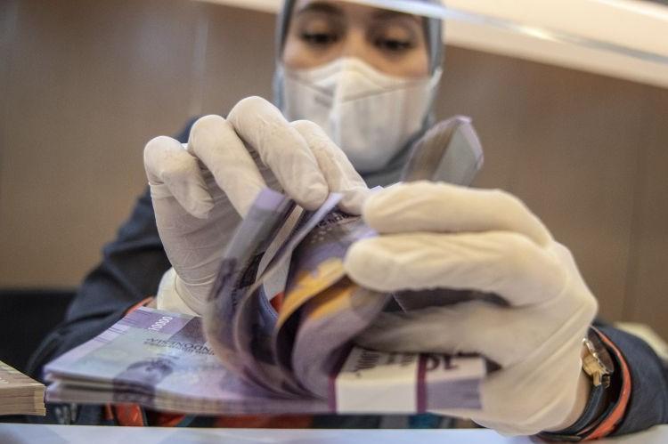 Sikap 'Hawkish' Fed Bikin Rupiah Sempoyongan