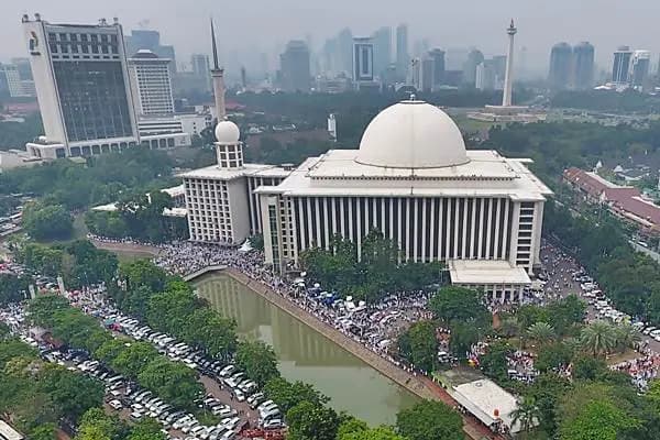 Masjid Istiqlal Sediakan Kantong Parkir untuk Misa Natal di Gereja Katedral