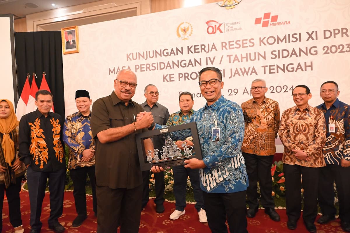 Sosialisasi dan Edukasi Masyarakat terkait Dampak dan Risiko Pinjol Harus Masif
