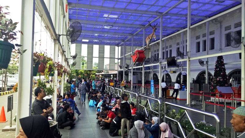 Stasiun Senen Jakarta Padat Jelang Idul Adha