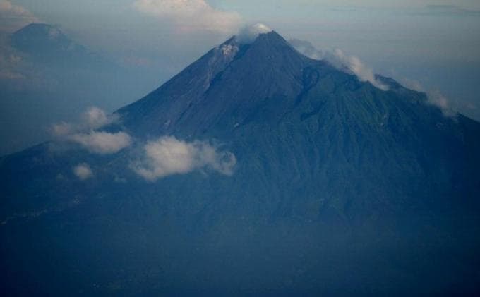 Penurunan Status Siaga, PVMBG Tetap Ingatkan Warga Potensi Erupsi Marapi