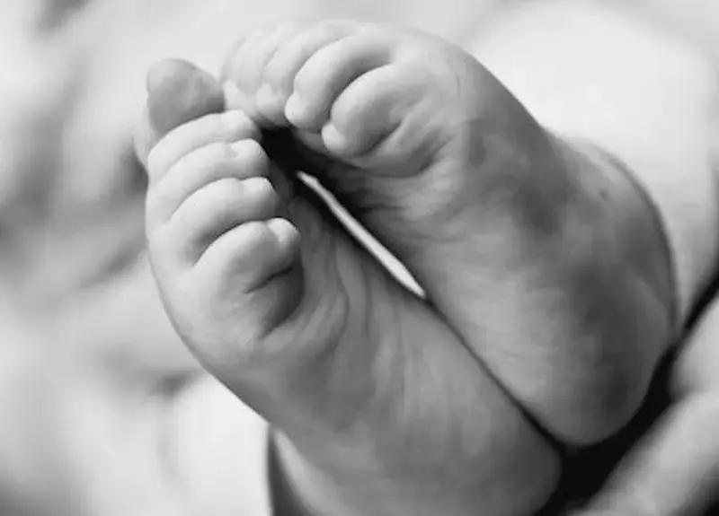 Geger! Mayat Bayi Cowok Terbungkus Kain Ditemukan di Atas Mobil Dokter Bogor