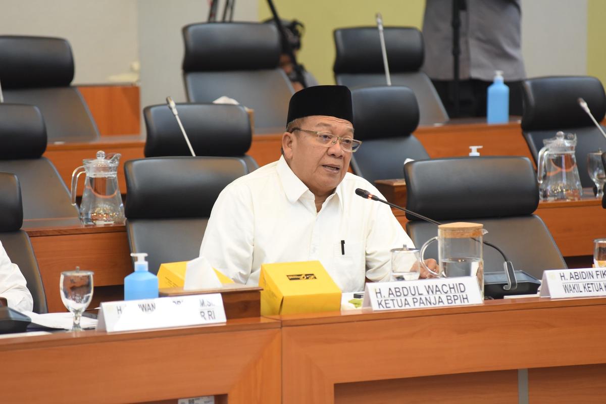 Komisi VIII Laporkan Hasil Panja Biaya Haji 2025 kepada Wakil Ketua DPR