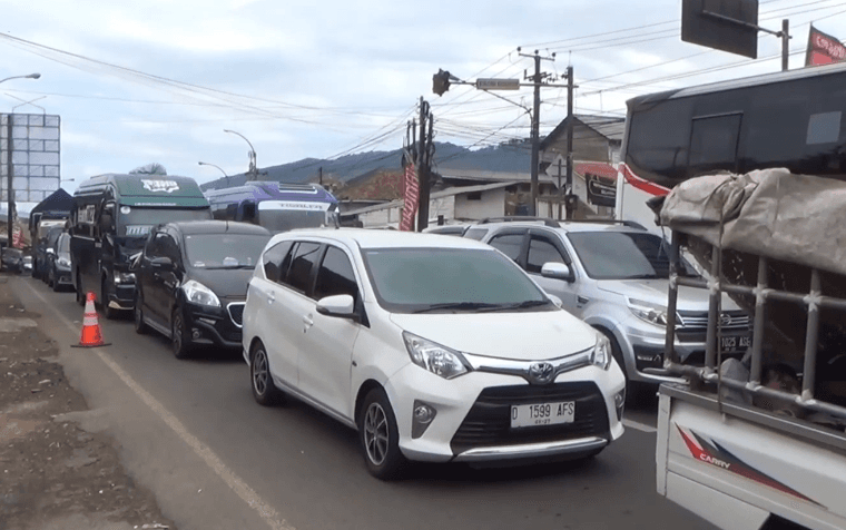 Kemacetan di Jalur Selatan dan Pengalihan Arus