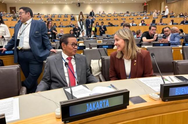 Bahas Kerja Sama Perkotaan, Pramono Bertemu Wakil Wali Kota Buenos Aires di Forum LRGF New York