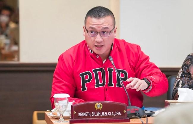 Kenneth Nilai Penunjukan Hasto Kristiyanto sebagai Sekjen PDIP 2025–2030 Langkah Tepat Perkuat Konsolidasi Partai