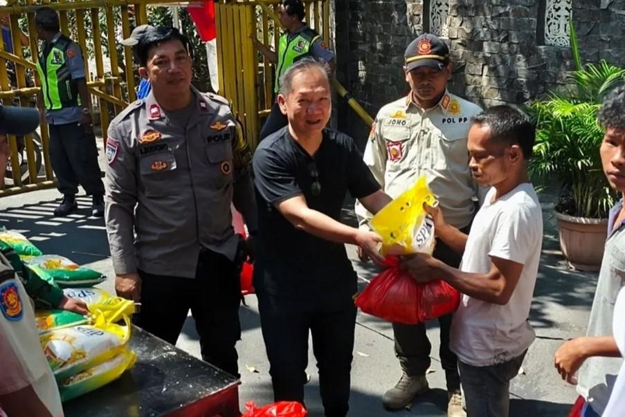 200 Paket Sembako Dibagikan di Tamansari untuk Memeriahkan HUT ke-80 RI