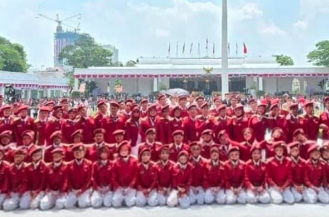 Penampilan Paduan Suara Sekolah Rakyat di Istana Merdeka Jadi Sorotan di HUT ke-80 RI