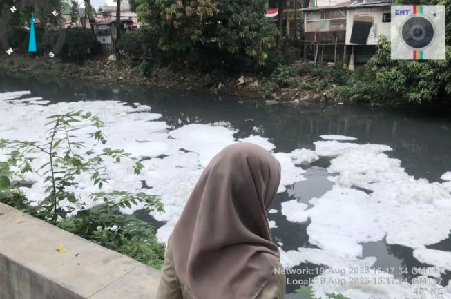 Sorotan Jakarta: Kubus Apung di Kali Sunter hingga Penyegelan Bar Terkait Prostitusi Anak