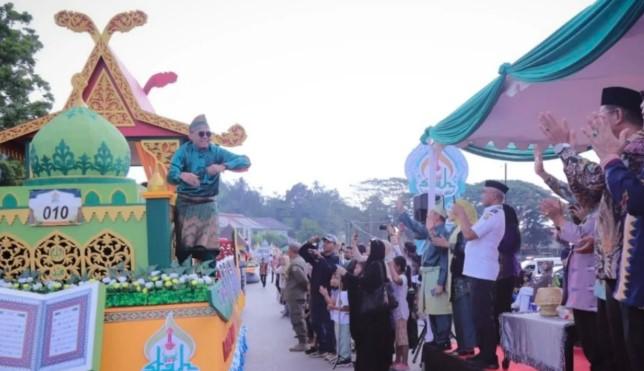 Pawai Ta’aruf STQH Nasional di Kendari Jadi Simbol Persatuan dan Kerukunan Umat