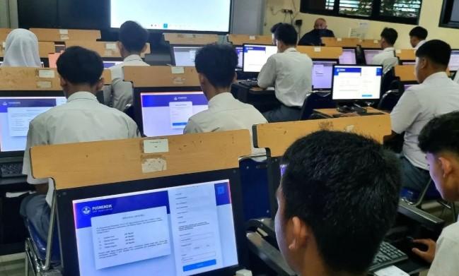 Dirjen Kemendikdasmen Tinjau Hari Pertama TKA di SMAN 78 Jakarta, Pastikan Tak Ada Kecurangan