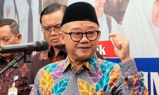 Mendikdasmen Abdul Mu’ti Ingatkan Tanggung Jawab Pendidikan Utama Ada pada Keluarga di Hari Guru Nasional 2025