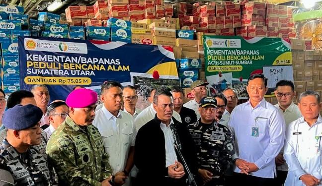 Mentan Amran Kirim Bantuan Korban Banjir Sumatera dengan KRI Banda Aceh