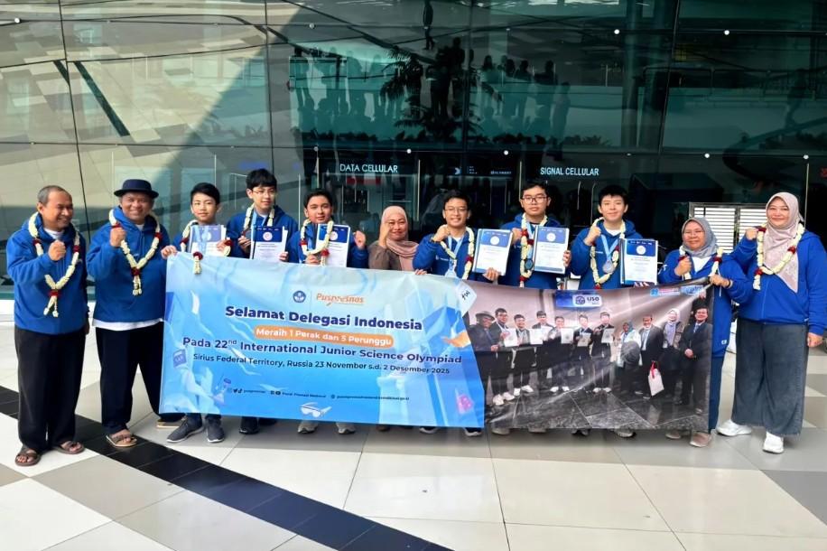 Prestasi Gemilang Siswa Indonesia: Bawa Pulang Enam Medali dari Olimpiade Sains Internasional di Rusia