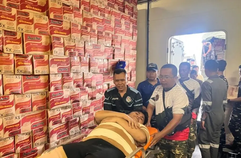 TNI AL Kerahkan KRI Rumah Sakit untuk Layani Korban Banjir di Sumatera Utara, Pasien Pertama Jalani Operasi Ortopedi