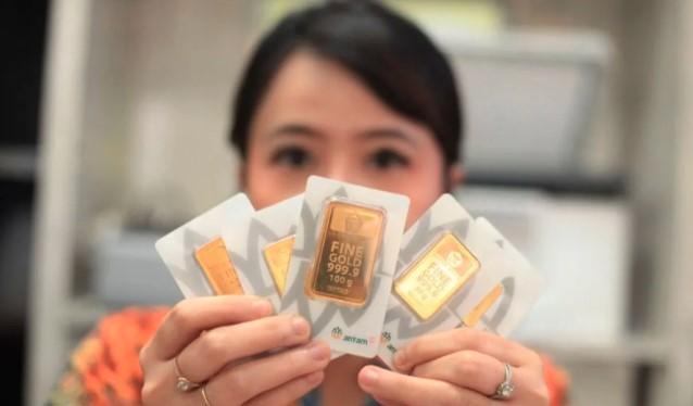 Harga Emas Antam Turun Rp3.000 per Gram, Buyback Terkoreksi jadi Rp2.265.000