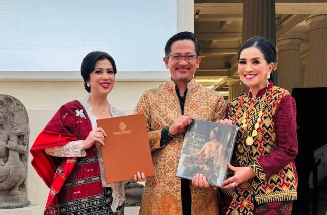 Indonesia Terima Sertifikat UNESCO untuk Kebaya, Kolintang, dan Reog Ponorogo