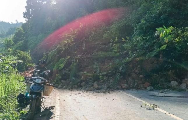 Longsor Tutup Total Jalan Bypass Banjarbaru–Batulicin, Arus Lalu Lintas Dihentikan Sementara