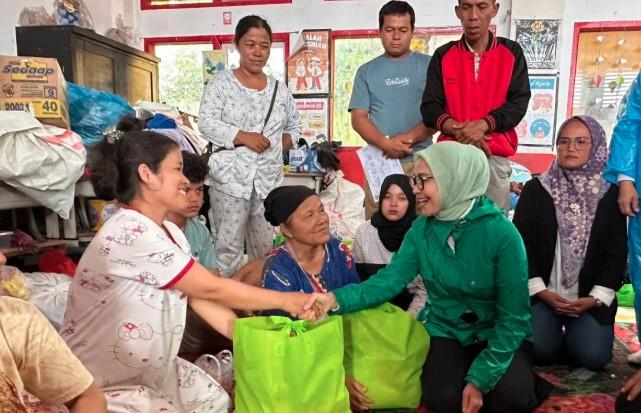 Rustini Muhaimin Salurkan Bantuan untuk Korban Banjir Bandang di Sumatera Barat dan Sampaikan Aspirasi Warga