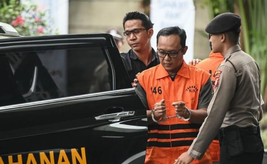 KPK Geledah Dinas Kesehatan Lampung Tengah, Ungkap Modus Fee Proyek oleh Bupati Ardito Wijaya