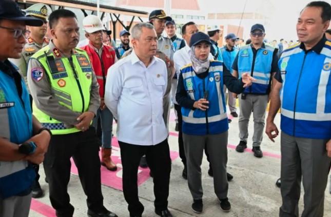 Menhub Pastikan Kesiapan Transportasi Darat Jawa Timur Jelang Natal 2025 dan Tahun Baru 2026