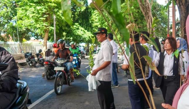 Perhutani Bersama Pemkab Banyuwangi Gelar Gerakan Sedekah Oksigen untuk Mitigasi Bencana