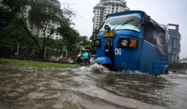 Banjir Terendam Jakarta: 22 RT dan 33 Ruas Jalan Tergenang Akibat Curah Hujan Tinggi