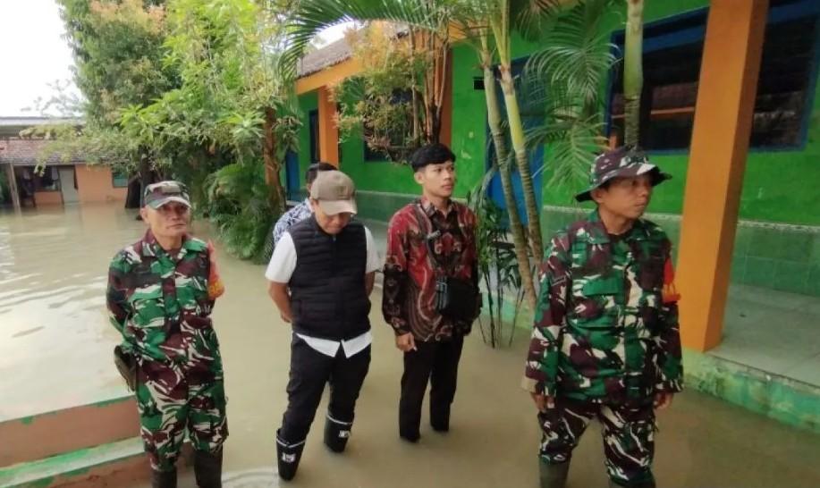 Puluhan Sekolah di Kudus Terendam Banjir, KBM Dialihkan Secara Daring demi Keselamatan Siswa