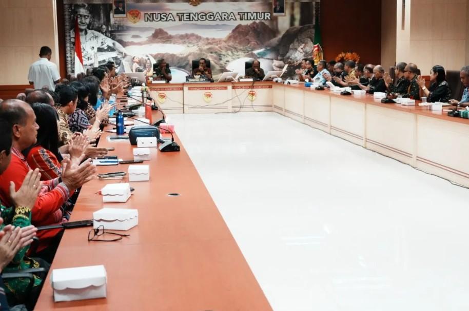 Penerbangan Internasional Perdana dari Bandara El Tari Kupang Dimulai Februari 2026, Gubernur NTT Pimpin Rapat Persiapan