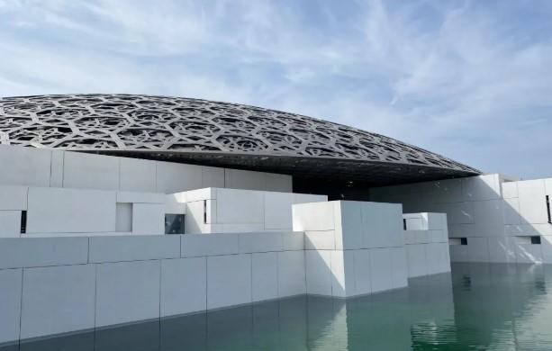 Louvre Abu Dhabi, Simbol Ambisi Budaya UEA di Tengah Teluk Persia