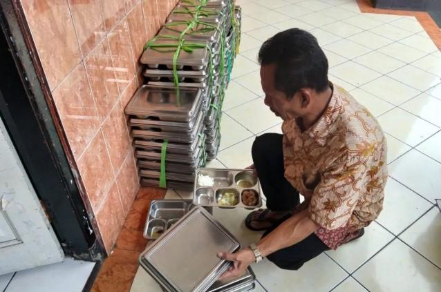 Lebih dari 4.000 Guru di Mataram Mulai Terima Makan Bergizi Gratis, Insentif Harian Masih Diperjuangkan