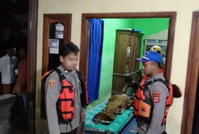 Seorang Warga Karawang Ditemukan Tewas Tenggelam Saat Banjir, Ribuan Rumah Masih Terendam