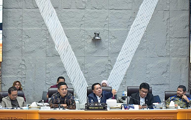 Komisi V DPR RI Minta Investigasi Menyeluruh Jatuhnya Pesawat ATR Indonesia Air Transport di Maros