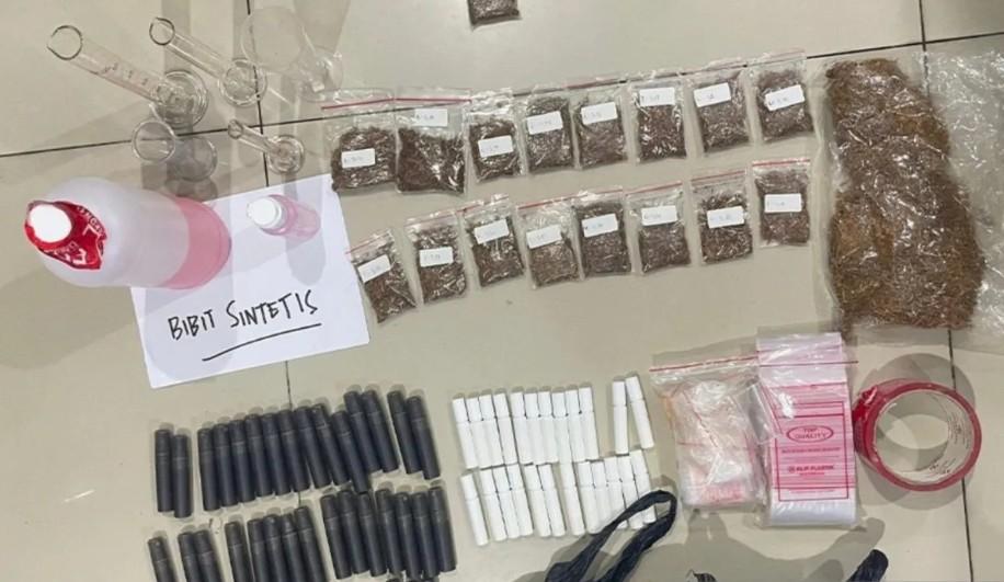 Laboratorium Ilegal Tembakau Sintetis di Jakarta Barat Digerebek, Polisi Sita Barang Bukti Senilai Miliaran Rupiah